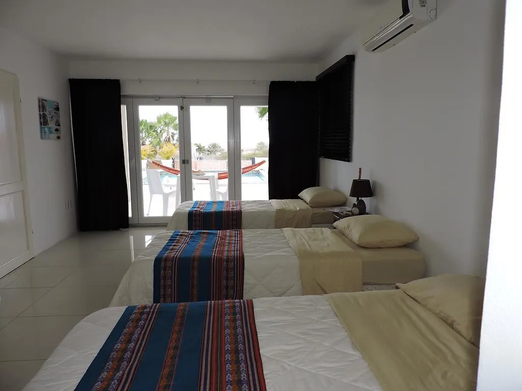 B&B Bellavista Willemstad Bed & Breakfast